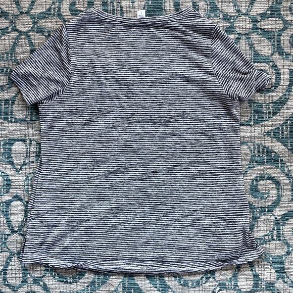 Athleta Essence Women's V-Neck Striped Flow Top Gray TENCEL Modal - Size L - Picture 3 of 8